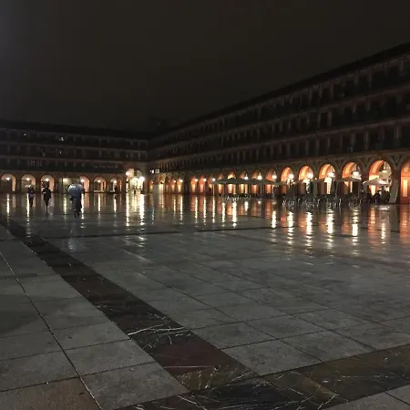 Plaza De La Corredera Appartamento *